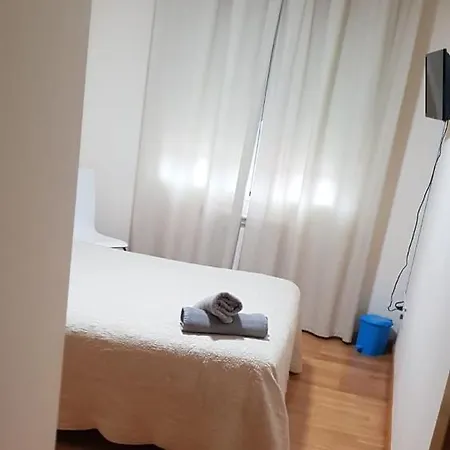 Javier Sleeping Group 게스트하우스 2*